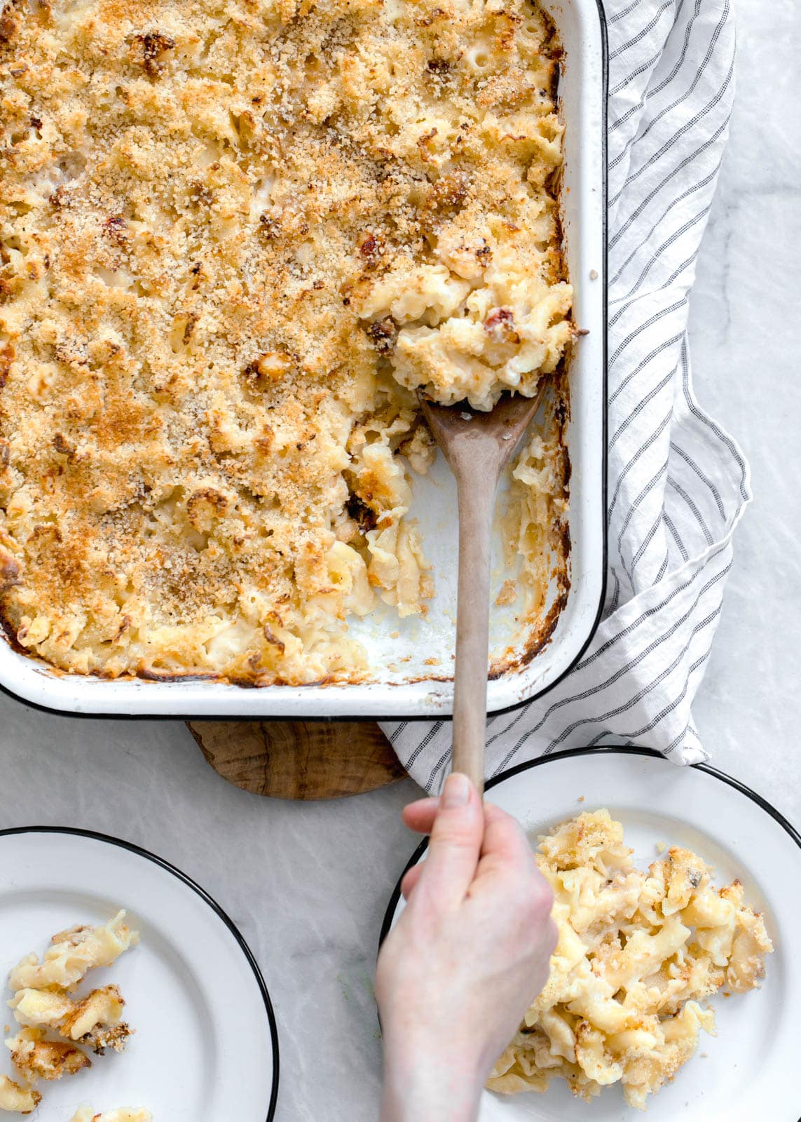 lobster mac and cheese I howsweeteats.com 