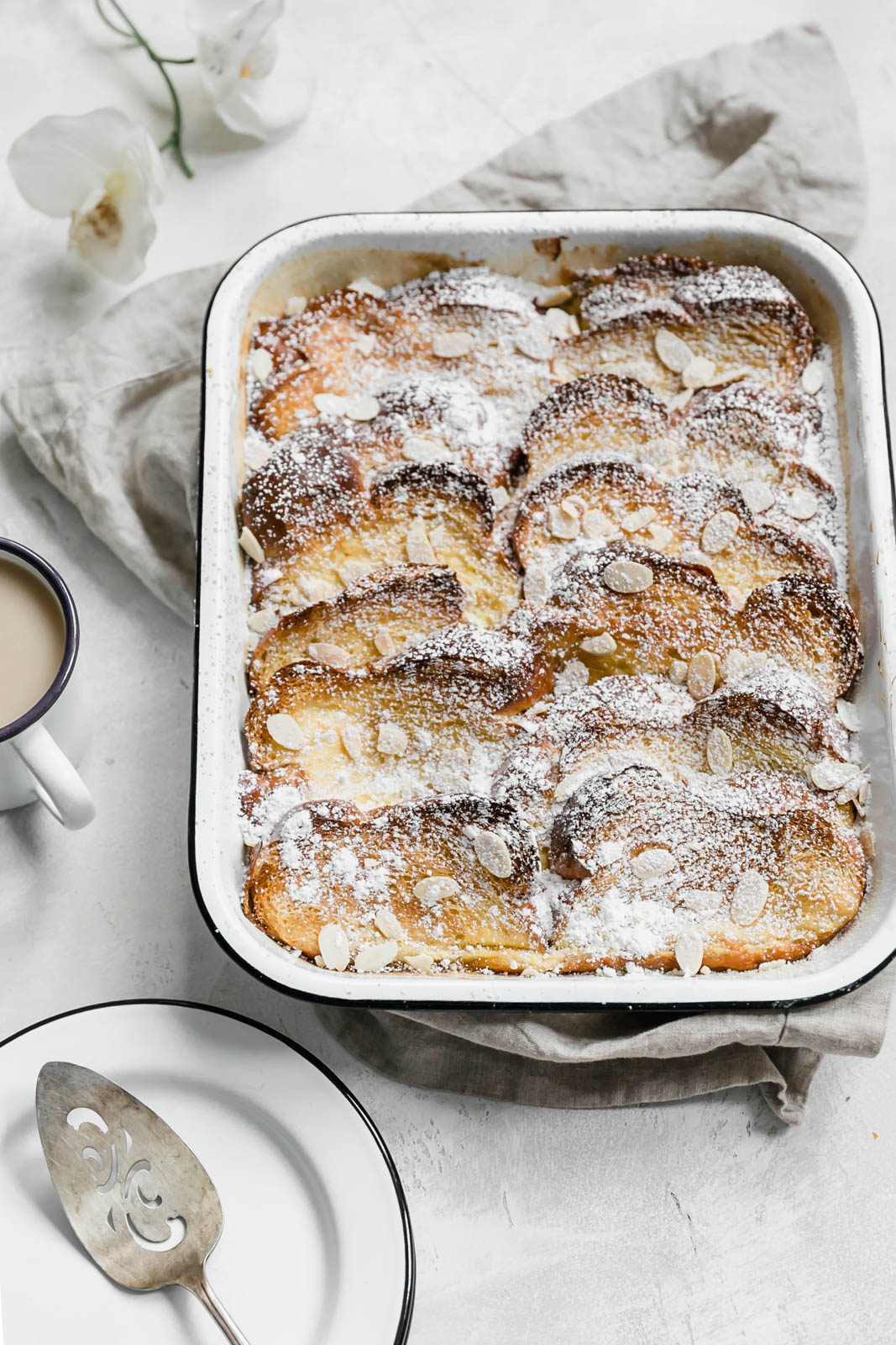 creme brulee french toast I howsweeteats.com #frenchtoast #breakfast #holiday #christmas #cremebrulee