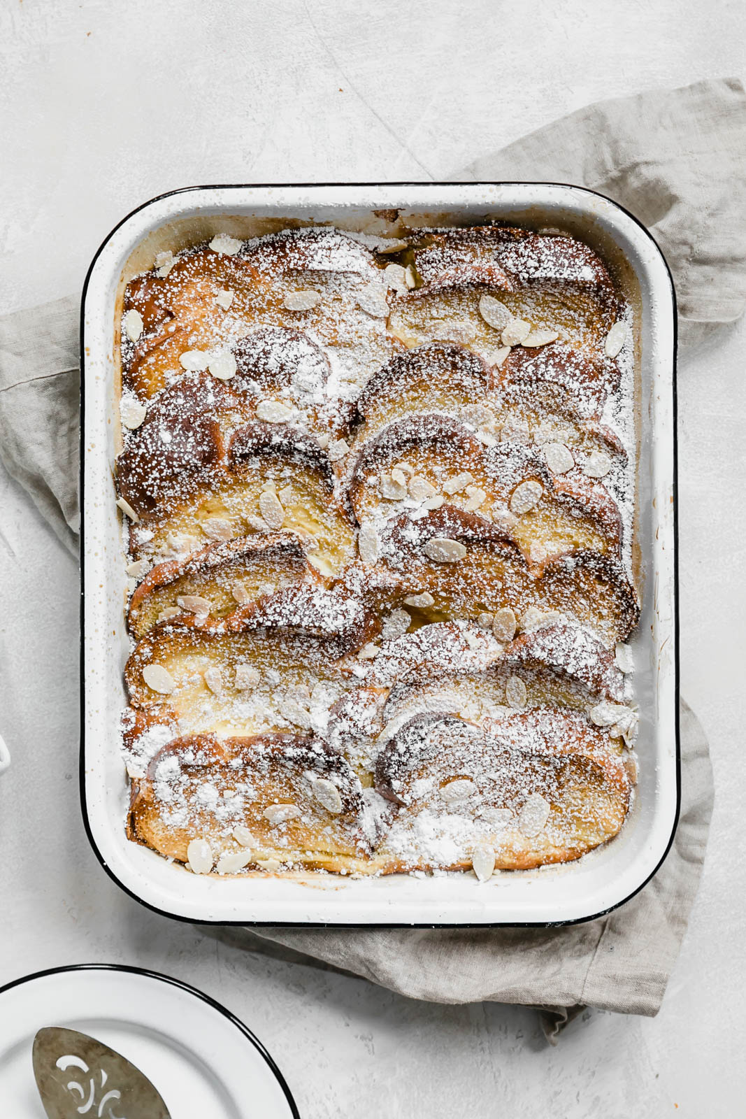 creme brulee french toast I howsweeteats.com #frenchtoast #breakfast #holiday #christmas #cremebrulee