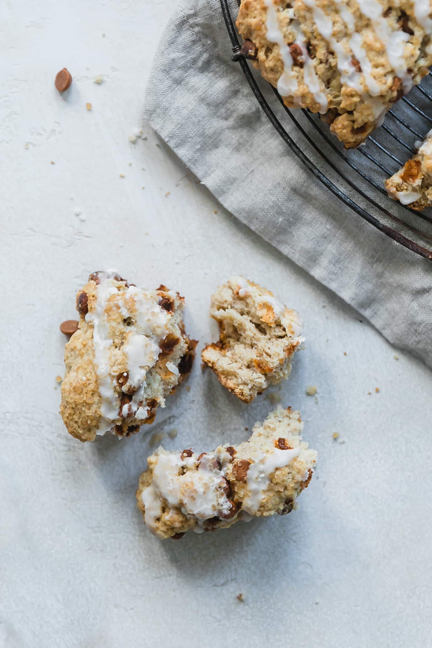 cinnamon chip scones I howsweeteats.com #cinnamon #scones #breakfast #christmas