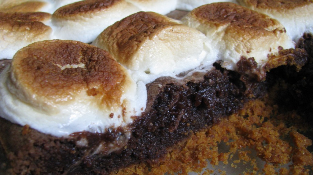 S'mores Brownies I howsweeteats.com