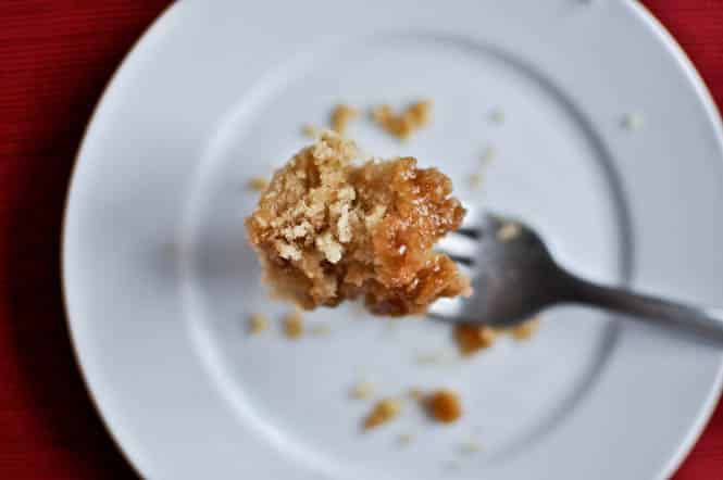 Eggnog Breakfast Crumble Crunch Cake I howsweeteats.com Eggnog Breakfast Crumble Crunch Cake I howsweeteats.com