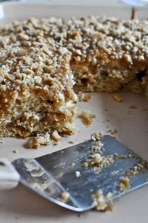 Eggnog Breakfast Crumble Crunch Cake I howsweeteats.com Eggnog Breakfast Crumble Crunch Cake I howsweeteats.com