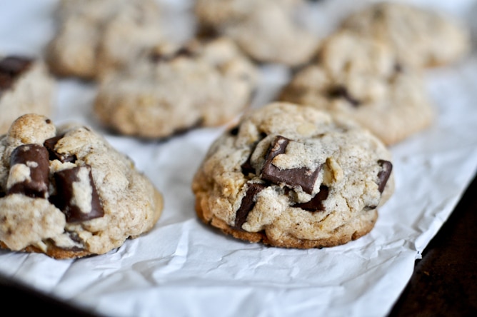 Brown Butter Oatmeal Chunk Cookies I howsweeteats.com Brown Butter Oatmeal Chunk Cookies I howsweeteats.com