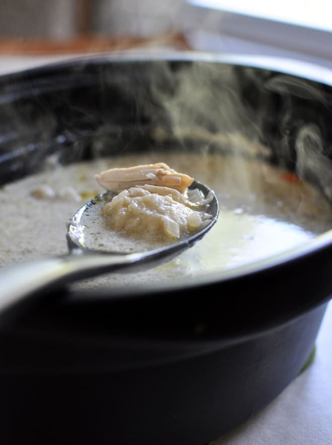 Easy Crockpot Chicken and Dumplings I howsweeteats.com