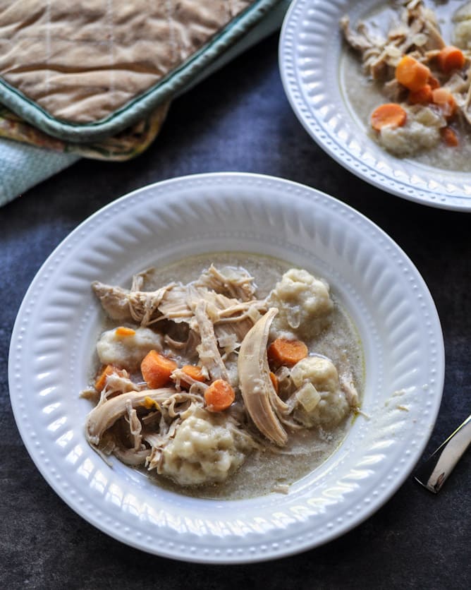 Easy Crockpot Chicken and Dumplings I howsweeteats.com