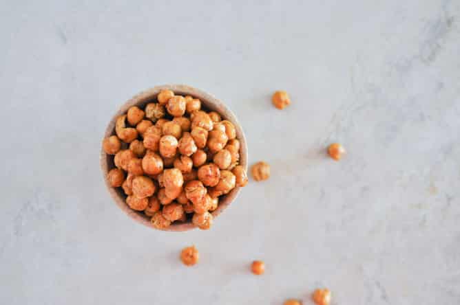 Exactly How To Roast Chickpeas I howsweeteats.com