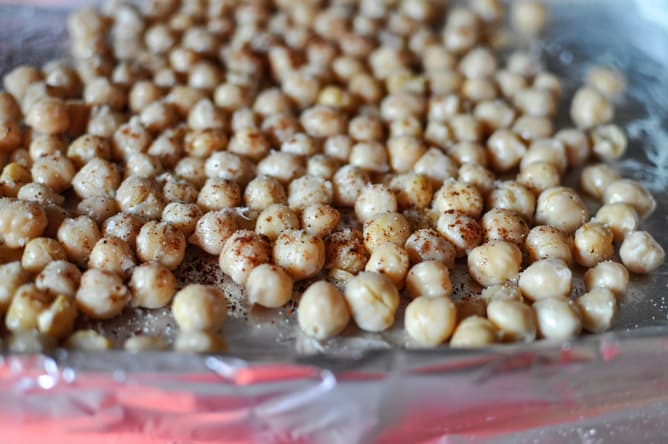 Exactly How To Roast Chickpeas I howsweeteats.com