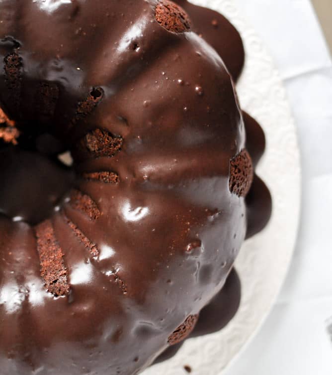 Chocolate Fudge Peanut Butter Cake I howsweeteats.com