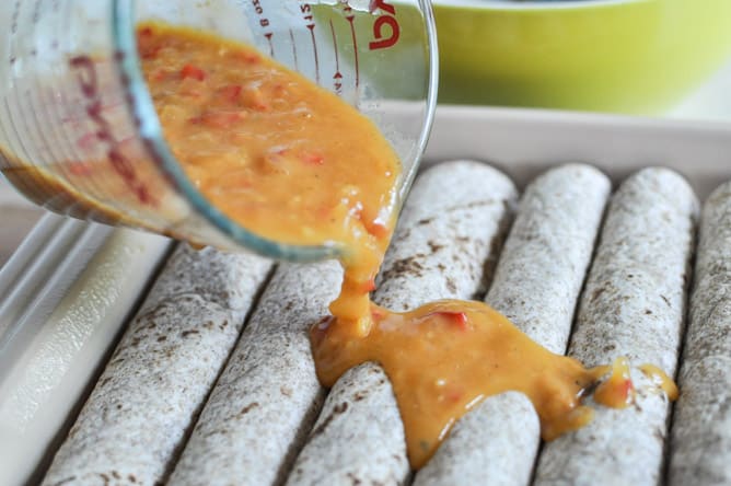 Lightened Up Chicken Enchiladas I howsweeteats.com