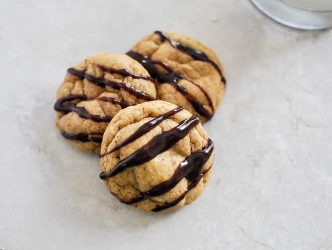 Fudge Striped Pumpkin Peanut Butter Cookies I howsweeteats.com