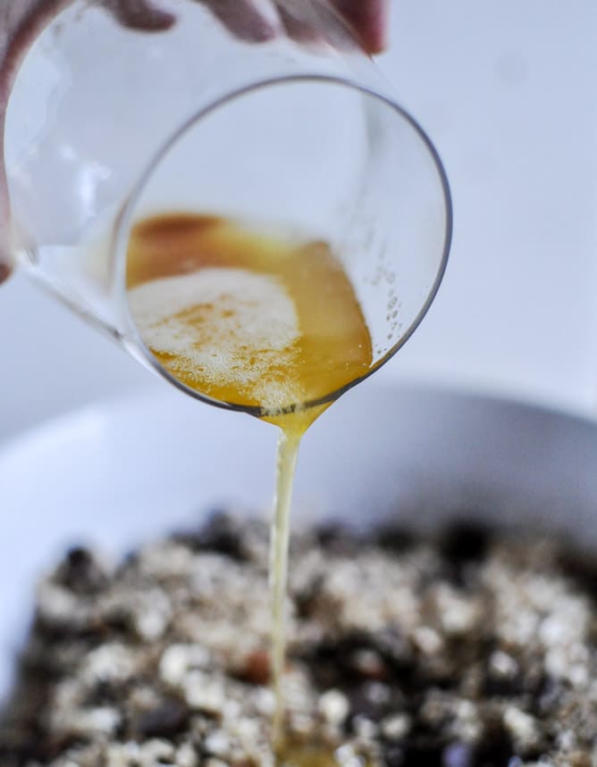 No-Bake Brown Butter Quinoa Bars I howsweeteats.com