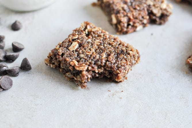 No-Bake Brown Butter Quinoa Bars I howsweeteats.com