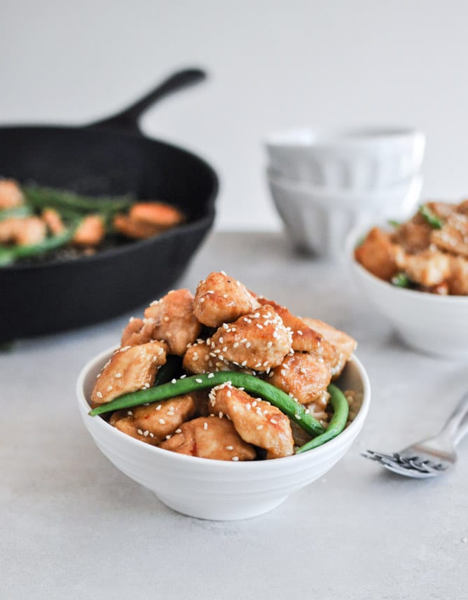 Simple Sesame Chicken Skillet I howsweeteats.com