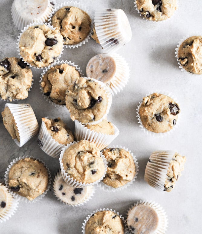 Mini Whole Wheat Chocolate Chip Muffins I howsweeteats.com
