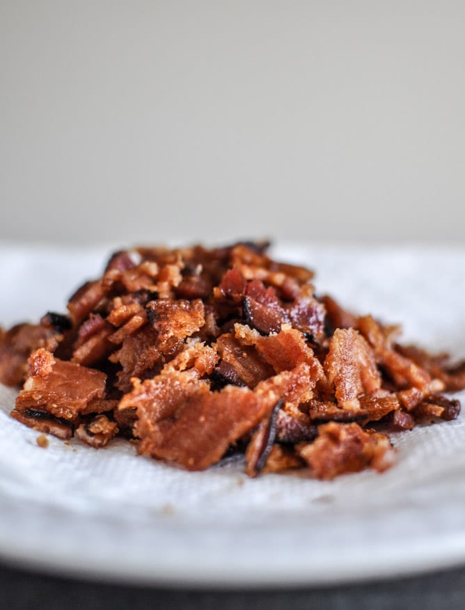 Buttermilk Bacon Blue Smashed Potatoes I howsweeteats.com