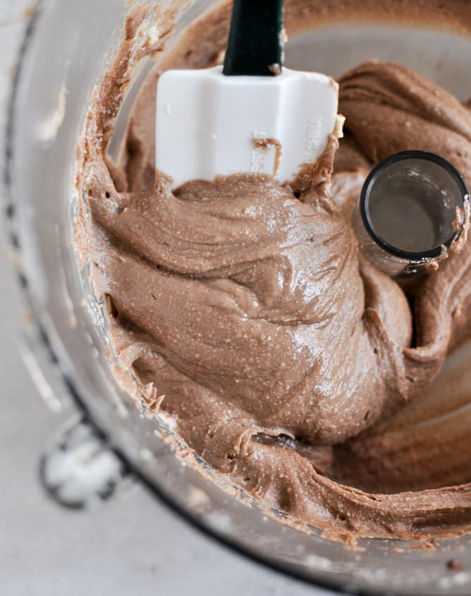 Homemade Milk Chocolate Cashew Butter I howsweeteats.com