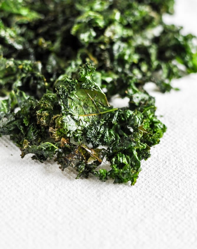Crispy Kale Salad I howsweeteats.com