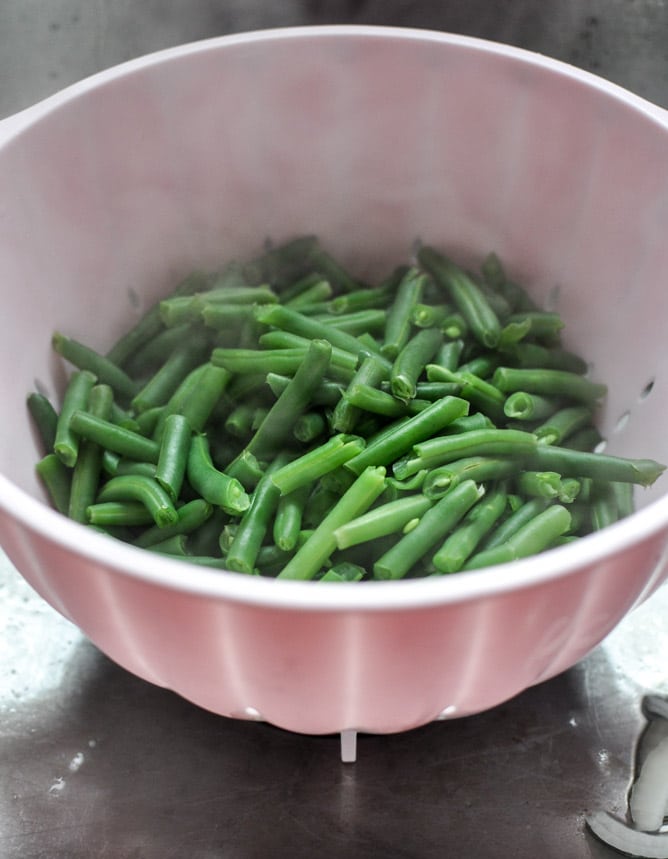 Lightened Up Fresh Green Bean Casserole I howsweeteats.com