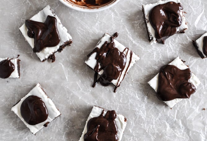 Peppermint Pattie Brownies I howsweeteats.com