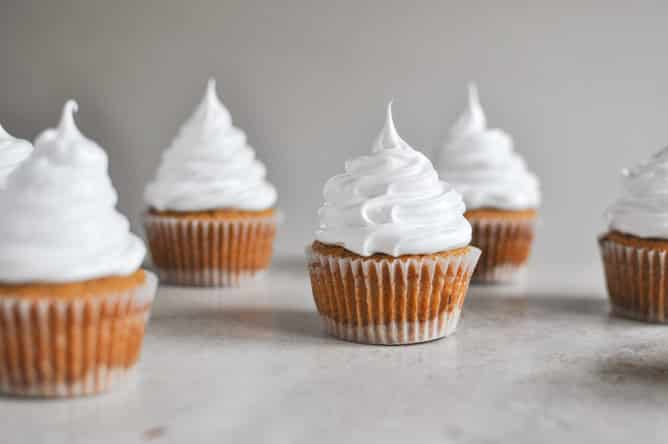 Pumpkin S'mores Cupcakes I howsweeteats.com