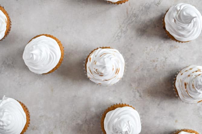 Pumpkin S'mores Cupcakes I howsweeteats.com