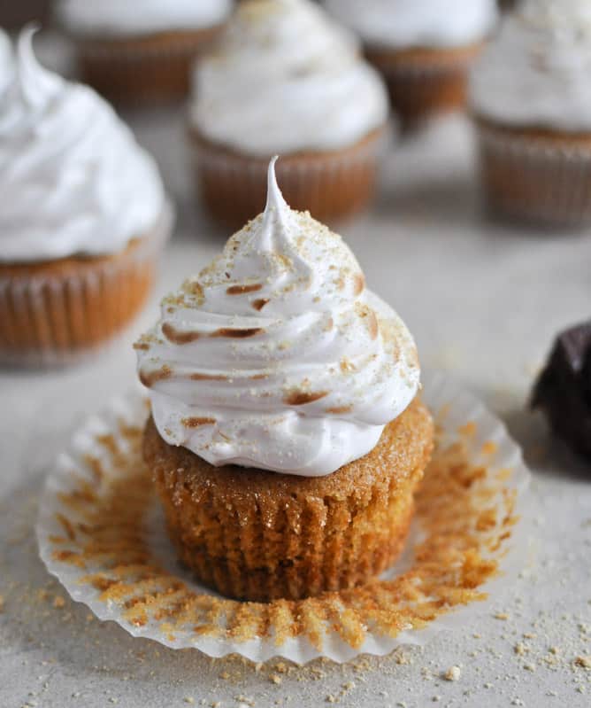 Pumpkin S'mores Cupcakes I howsweeteats.com