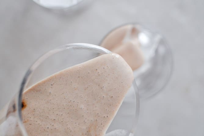 Homemade Irish Cream Liqueur I howsweeteats.com