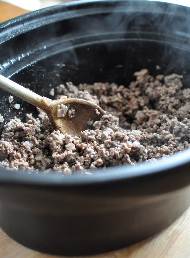 Crockpot Cheeseburgers I howsweeteats.com