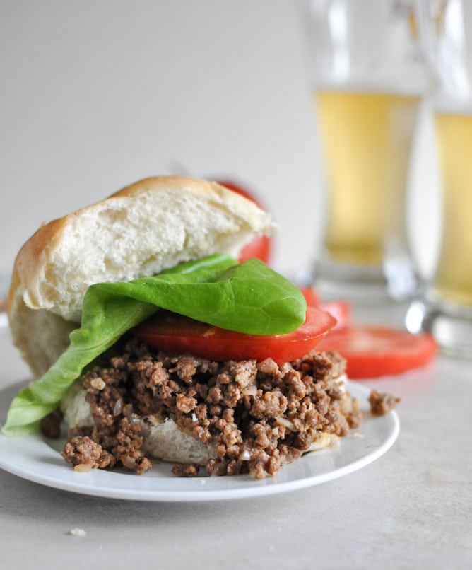 Crockpot Cheeseburgers I howsweeteats.com
