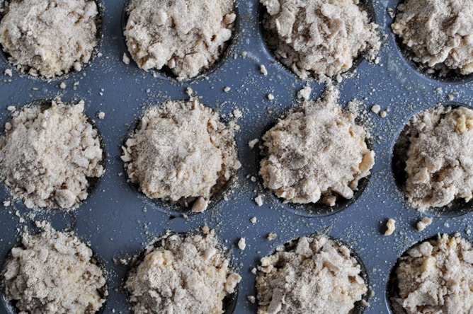 Whole Wheat Coffee Cake Muffins I howsweeteats.com