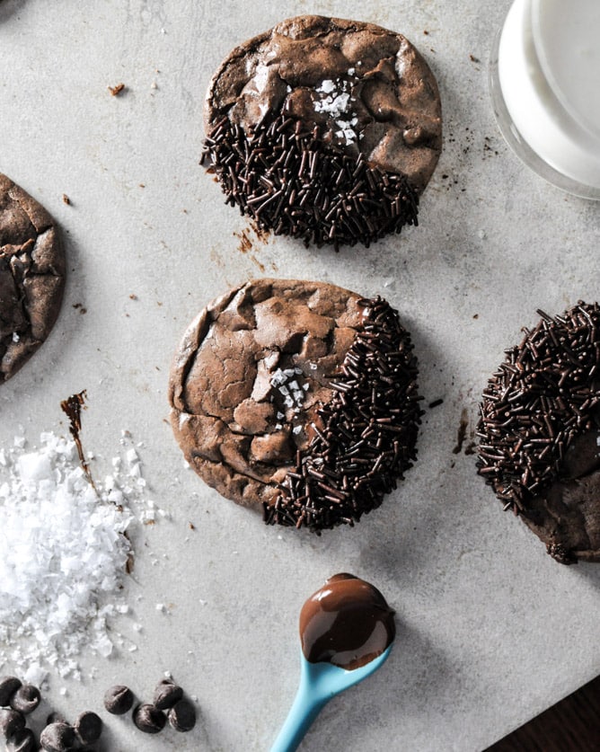 Salted Dark Chocolate Truffle Cookies I howsweeteats.com