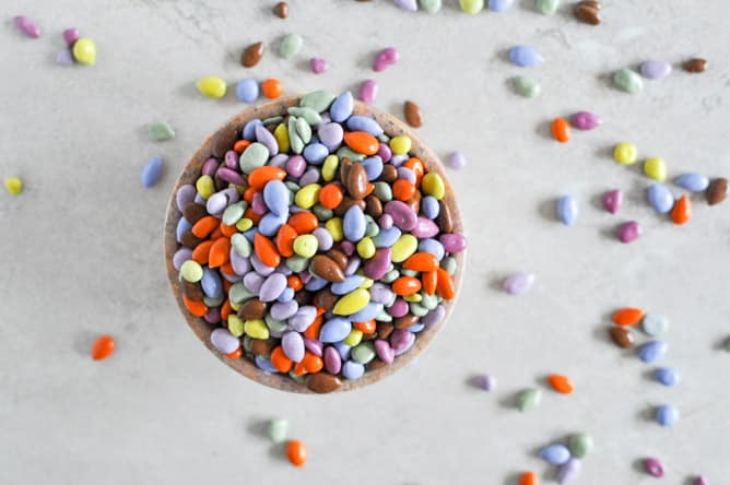 No-Bake Double Chocolate Peanut Butter Snack Bites I howsweeteats.com