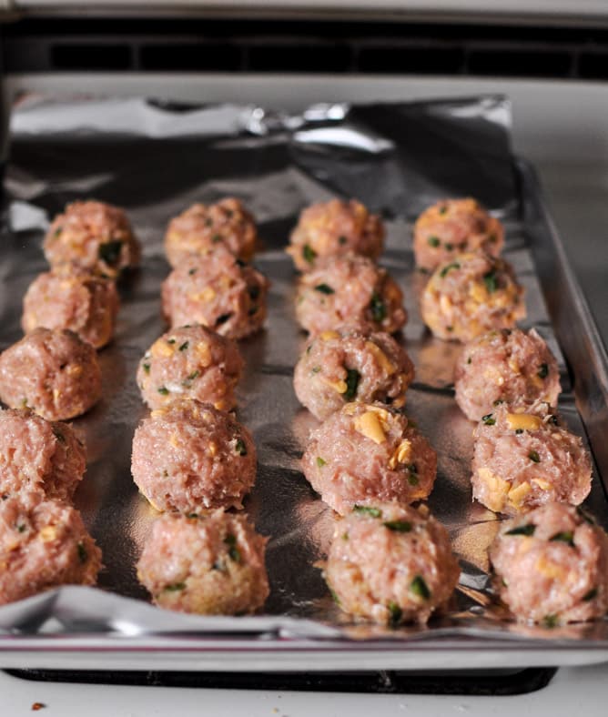 Jalapeño Cheddar Chicken Meatball Sandwiches I howsweeteats.com