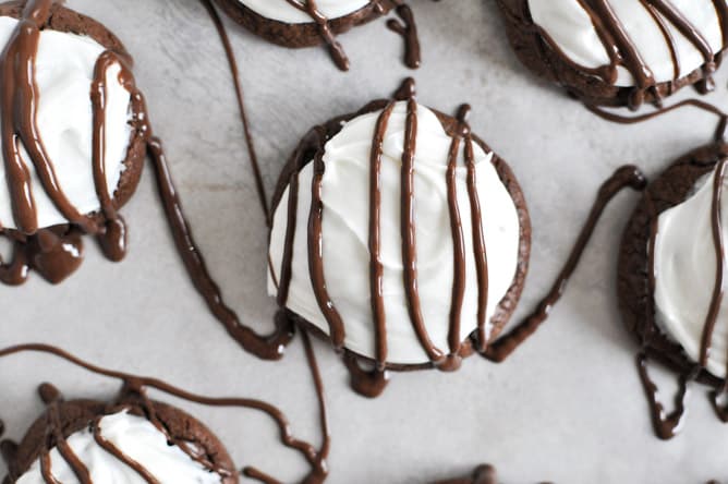 Peppermint Pattie Cookies I howsweeteats.com