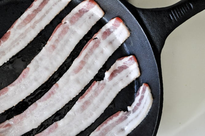 Bacon Blue Cheeseburger Potato Skins I howsweeteats.com