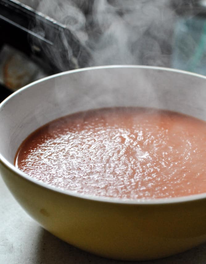 Creamy Tomato Soup with Brown Butter Garlic Croutons I howsweeteats.com