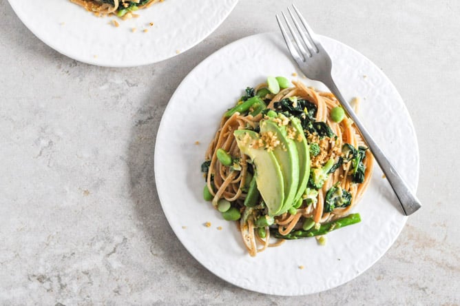 Creamy Pasta Verde with Garlic Brown Butter Breadcrumbs I howsweeteats.com
