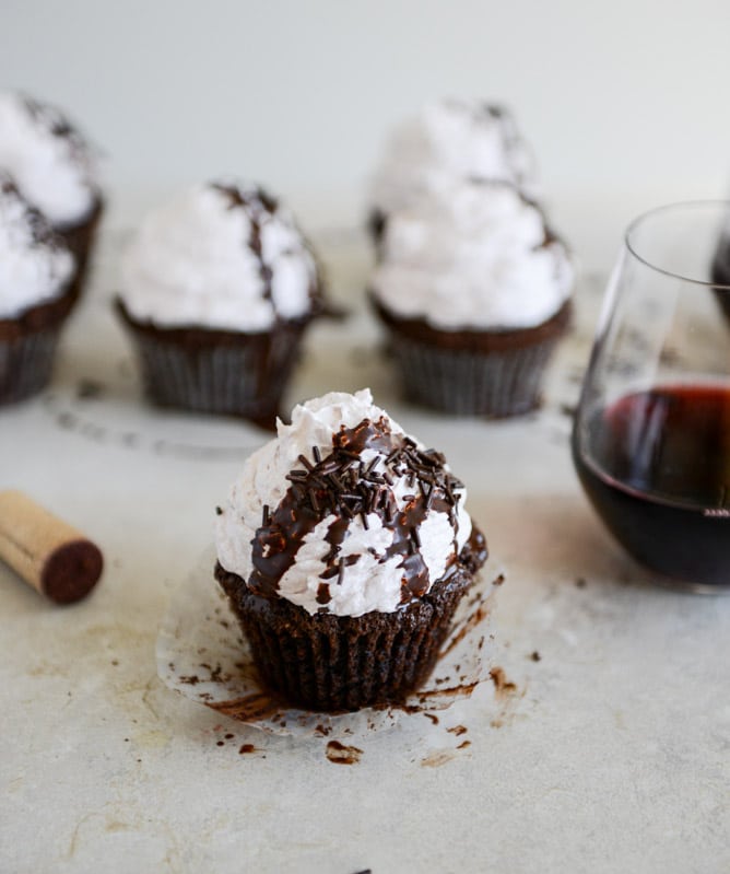 Dark Chocolate Fudge Merlot Cupcakes I howsweeteats.com