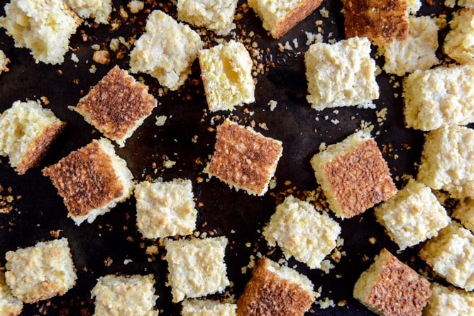 Black Bean + Cornbread Panzanella Salad I howsweeteats.com