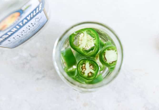 Mango Jalapeño Margaritas I howsweeteats.com