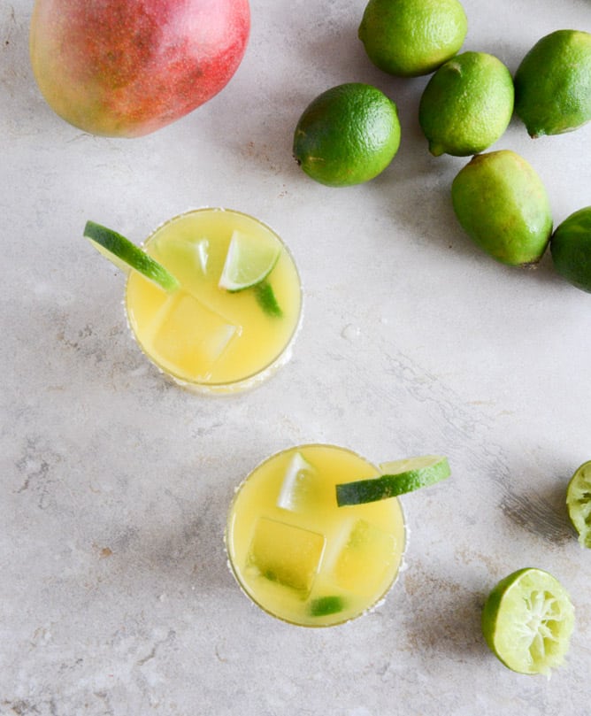 Mango Jalapeño Margaritas I howsweeteats.com
