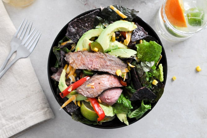 Tequila Lime Flank Steak Fajita Salad with Chile Lime Vinaigrette I howsweeteats.com