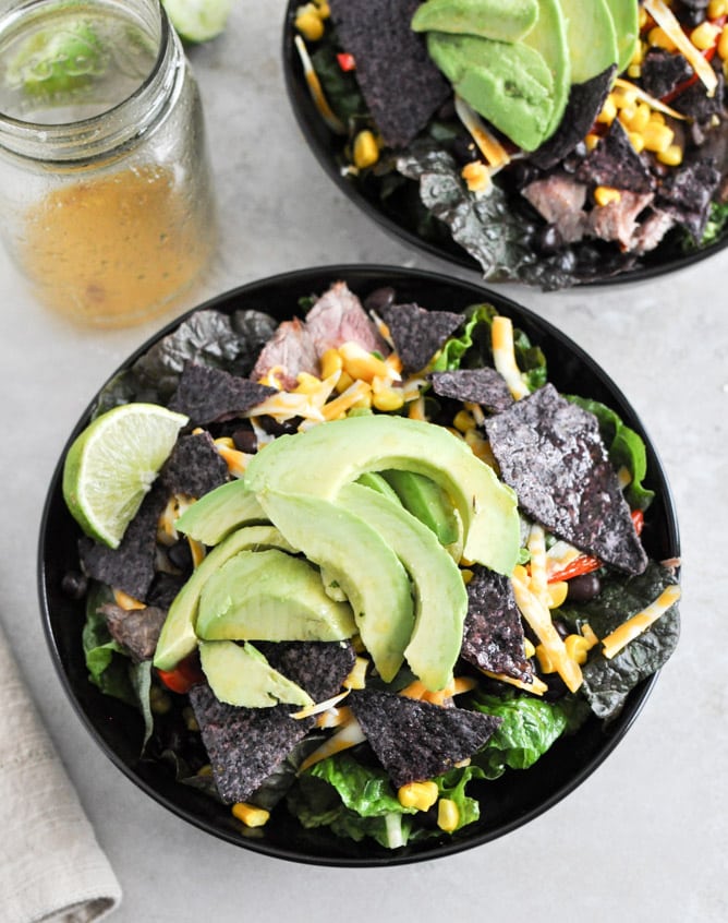Tequila Lime Flank Steak Fajita Salad with Chile Lime Vinaigrette I howsweeteats.com