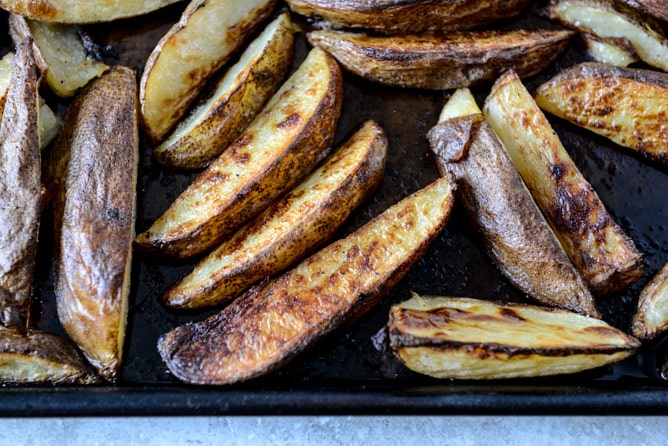 Crispy Buffalo Oven Fries I howsweeteats.com
