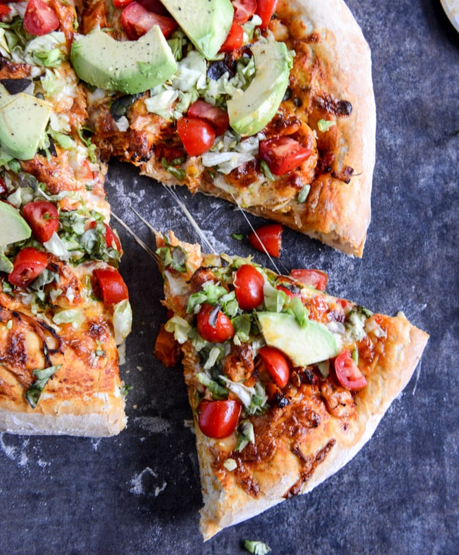 Chicken Enchilada Pizza I howsweeteats.com