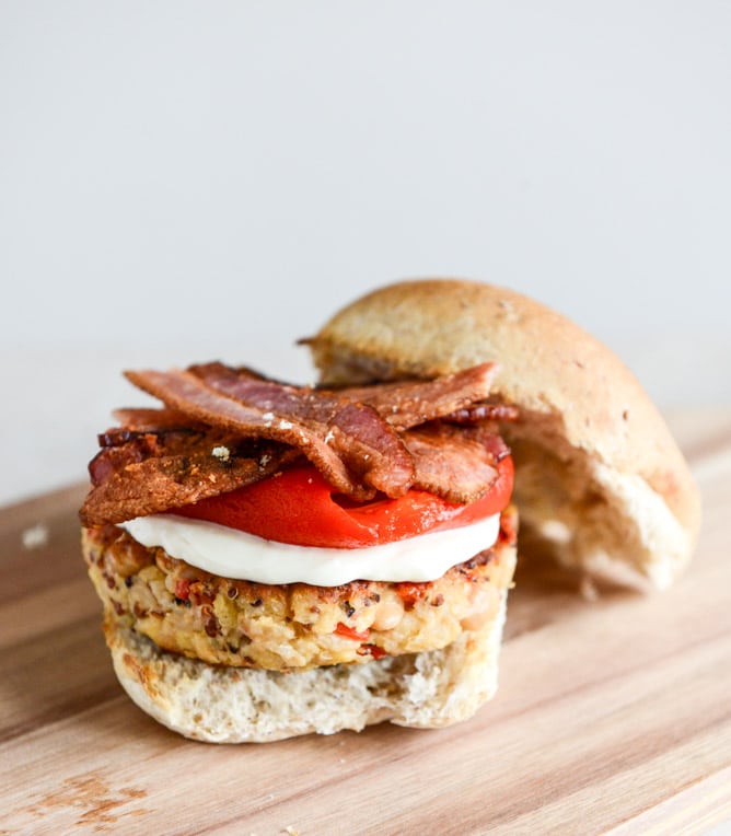 Roasted Red Pepper Quinoa + White Bean Burgers I howsweeteats.com