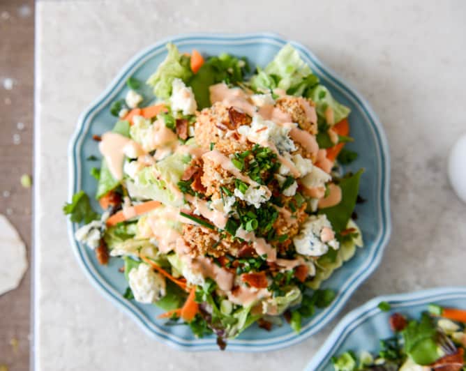 Crunchy Buffalo Chicken Salads with Bacon and Spicy Ranch I howsweeteats.com