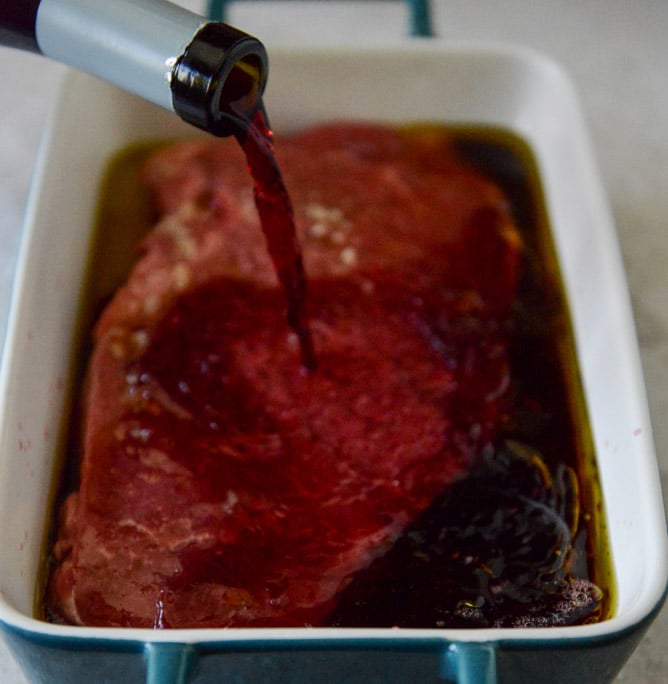 Red Wine Marinated Flank Steak with Cherry Tomato Caprese Salsa I howsweeteats.com