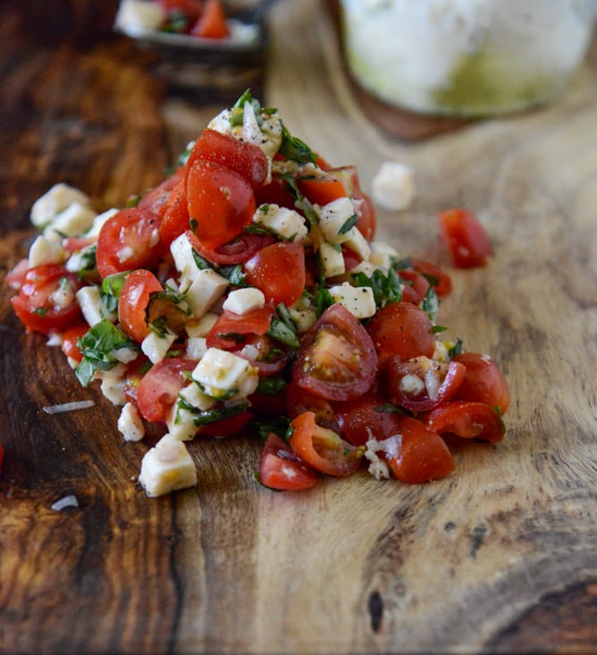 Red Wine Marinated Flank Steak with Cherry Tomato Caprese Salsa I howsweeteats.com
